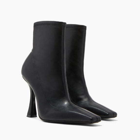 Casadei بوت جيرالدين للكاحل أسود 1R417W1001LABBB Casadei بوت جيرالدين للكاحل أسود 1R417W1001LABBB