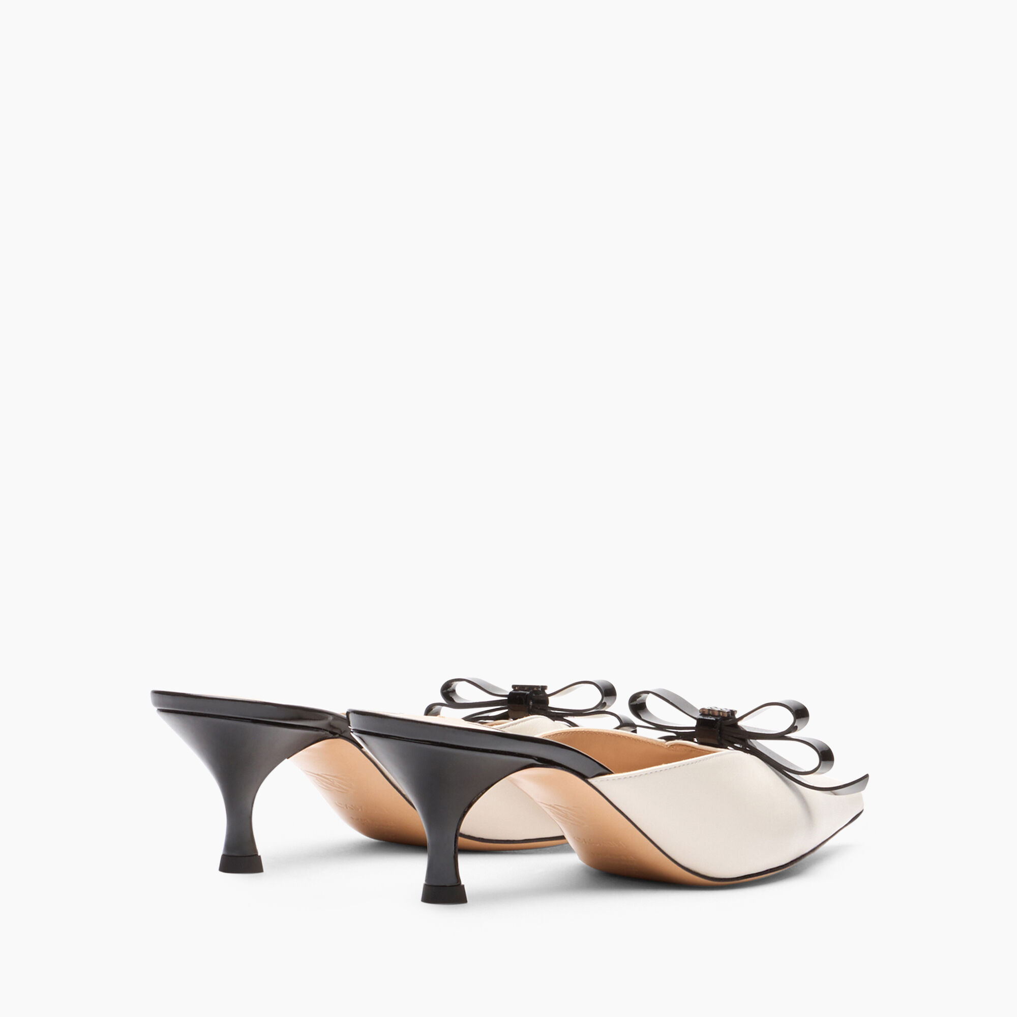 Casadei Juliet Scarlet Kitten Mules أكرو وأسود 1G608Y0501C2479