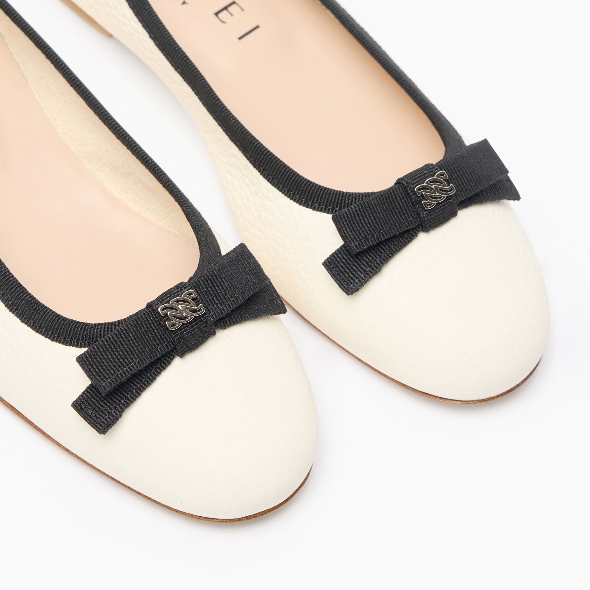 Casadei Leather Ballet Flats Off white 1A285J0101C2363