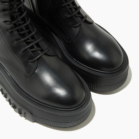 Casadei بوت نيكسس للكاحل أسود 2R308T070NC1511 Casadei بوت نيكسس للكاحل أسود 2R308T070NC1511