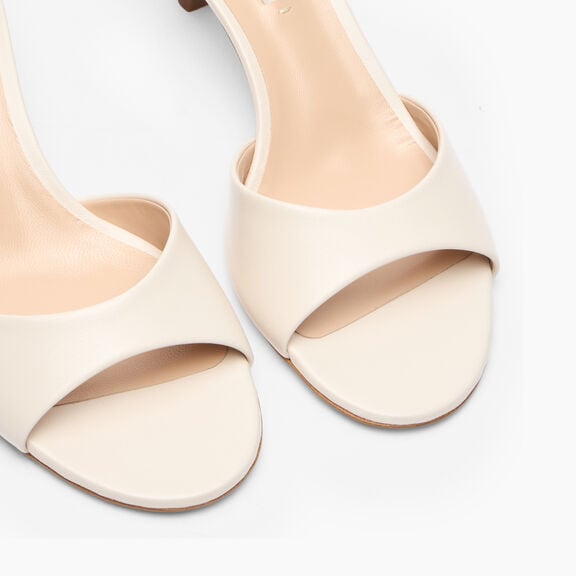 Casadei مول جوليا مينوركا إكرو 1M408J0501MINOR Casadei مول جوليا مينوركا إكرو 1M408J0501MINOR