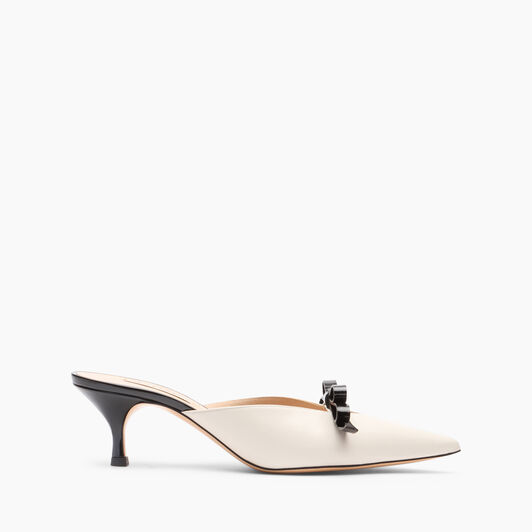 Casadei Juliet Scarlet Kitten Mules أكرو وأسود 1G608Y0501C2479