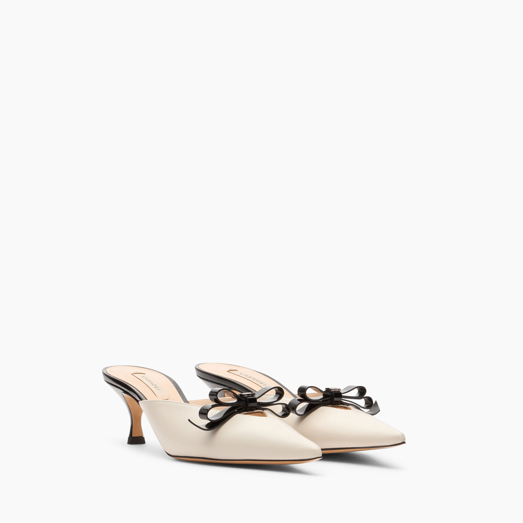 Casadei Juliet Scarlet Kitten Mules أكرو وأسود 1G608Y0501C2479