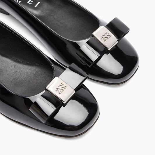 Casadei Patent Leather Ballet Flats Black 1A274Y0101C2623
