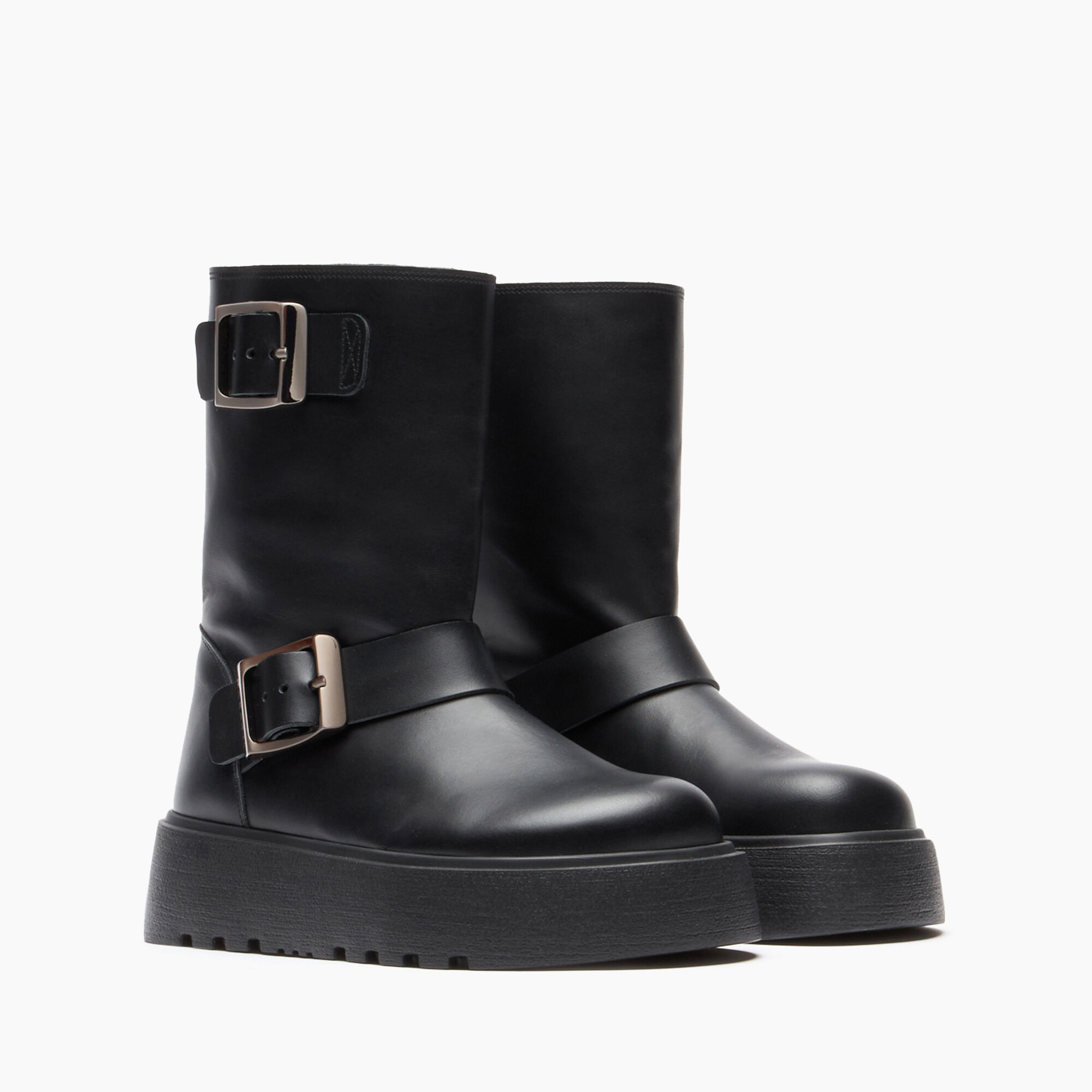 Casadei Ale Leather Ankle Boots Black 2R481Y040NC1108