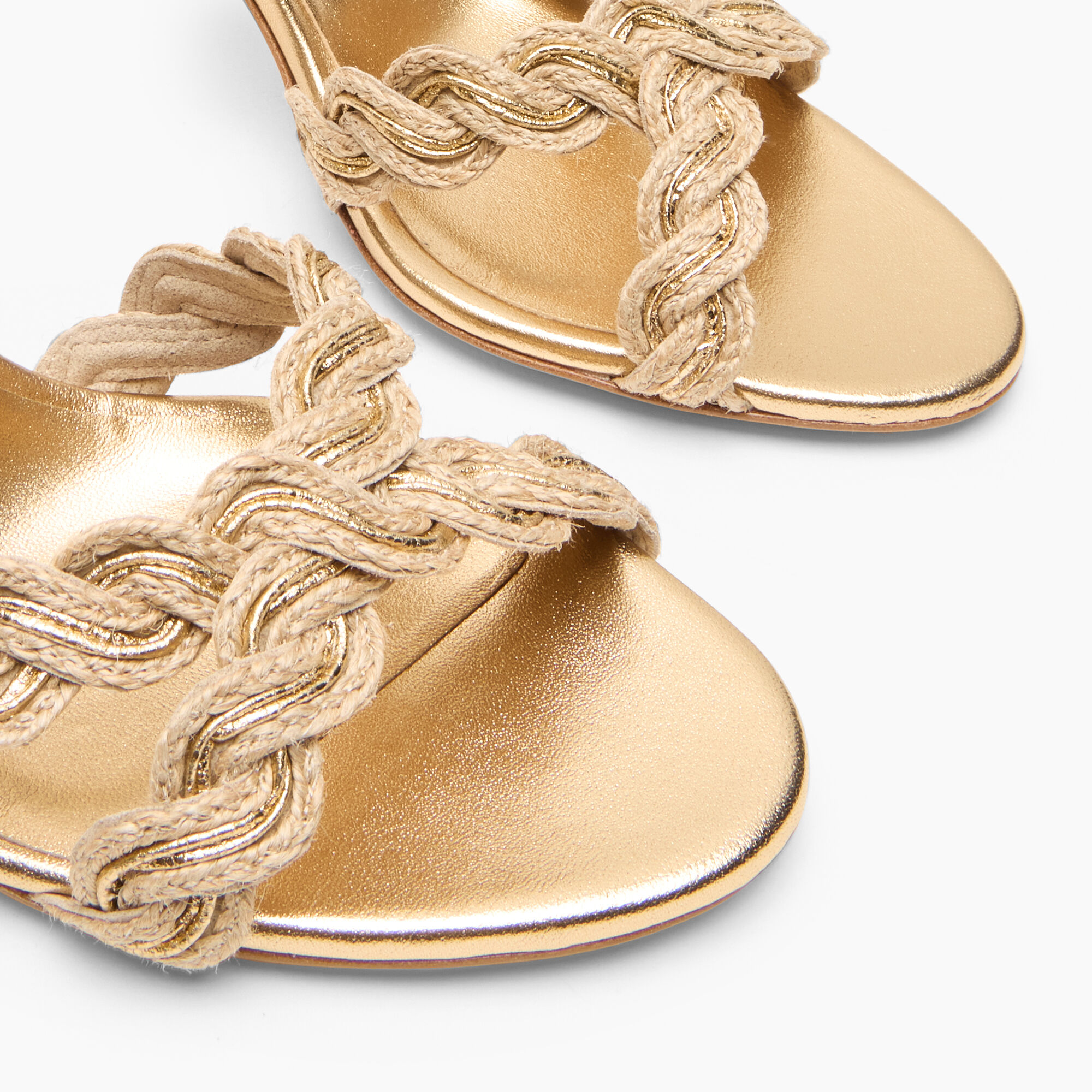 Julia Thaiti Sandals in Gold for Women | Casadei®